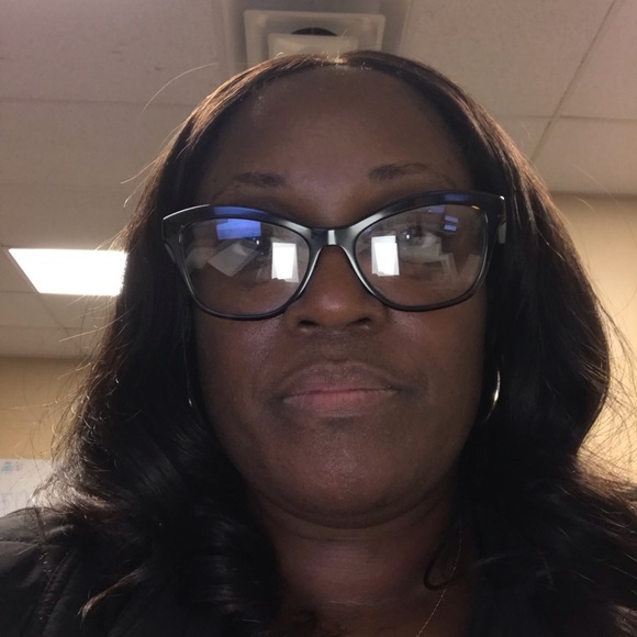 Meet your Posher, Yolanda - Picture 1 of 1